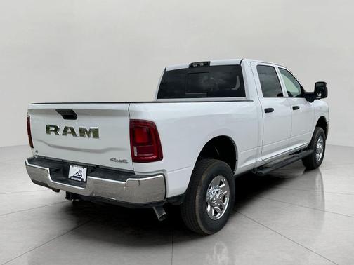 2025 RAM 2500 Tradesman Crew Cab 4x4 6'4' Box