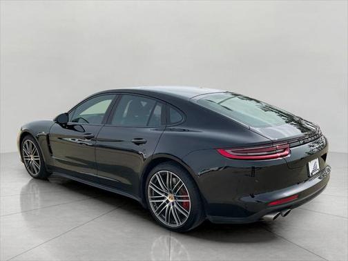 2017 Porsche Panamera Turbo