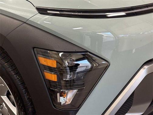 2025 Hyundai KONA SE