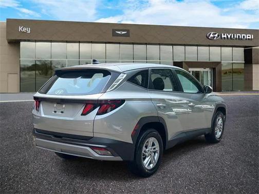 2025 Hyundai TUCSON SE
