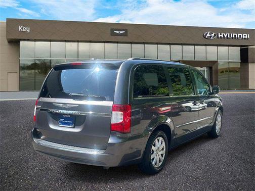 2016 Chrysler Town & Country Touring