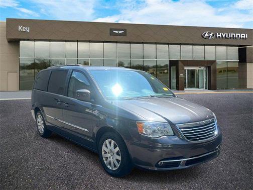 2016 Chrysler Town & Country Touring