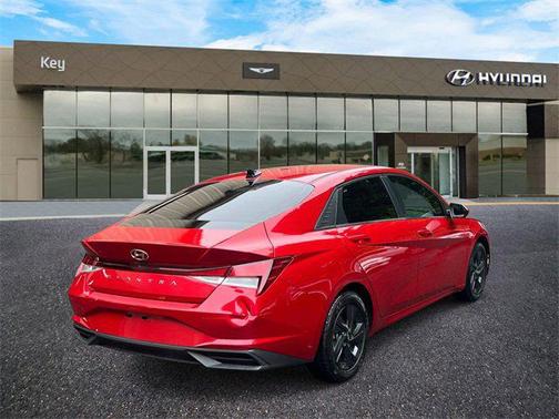 2022 Hyundai ELANTRA SEL