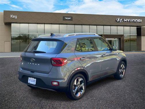2022 Hyundai VENUE SEL