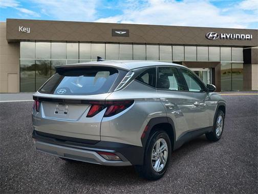 2025 Hyundai TUCSON SE