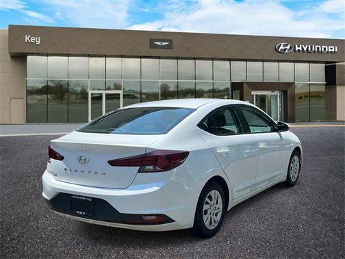 2019 Hyundai ELANTRA SE