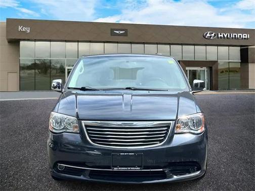 2014 Chrysler Town & Country Touring-L