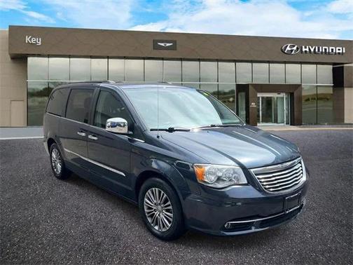 2014 Chrysler Town & Country Touring-L