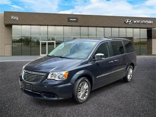 2014 Chrysler Town & Country Touring-L