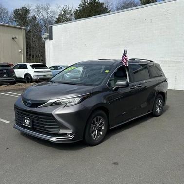 2023 Toyota Sienna XLE 8 Passenger