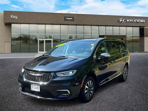 2023 Chrysler Pacifica Hybrid Limited