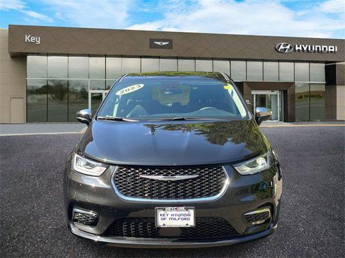 2023 Chrysler Pacifica Hybrid Limited