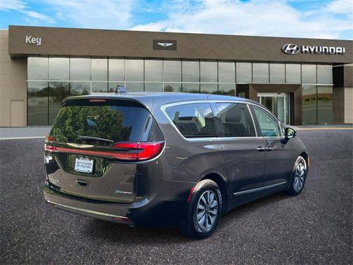 2023 Chrysler Pacifica Hybrid Limited