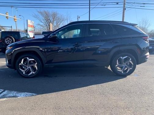 Photo 4 of 25 of 2022 Hyundai Tucson Plug-In Hybrid SEL