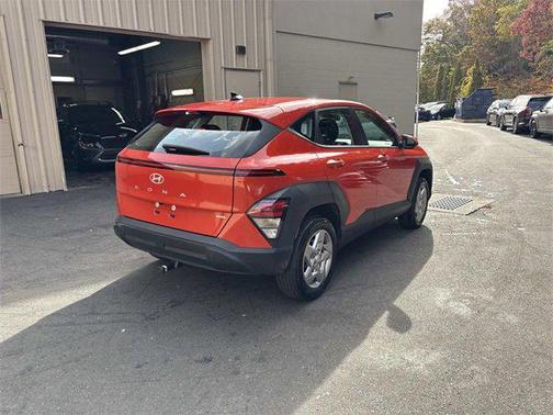 2025 Hyundai KONA SE