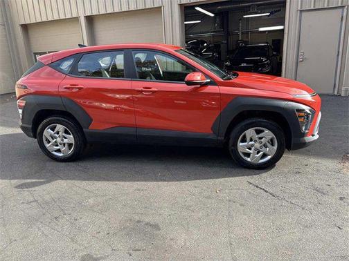 2025 Hyundai KONA SE