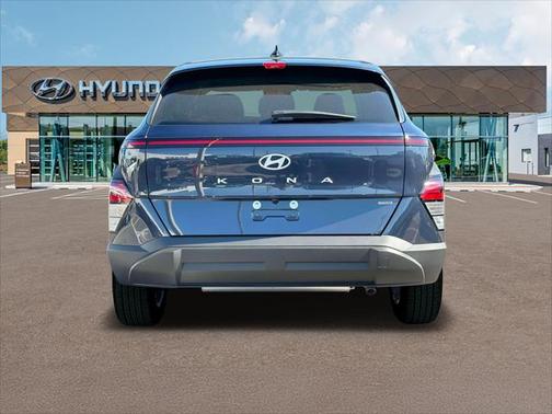 2025 Hyundai KONA SE