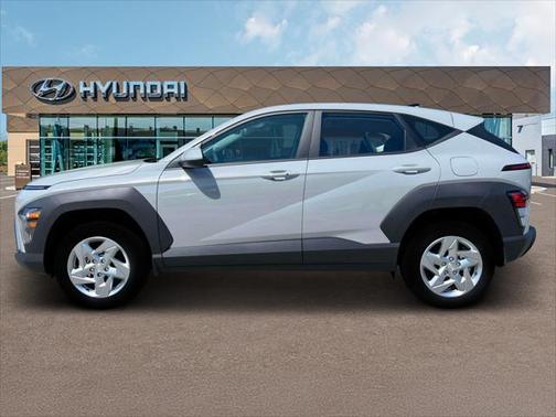 2025 Hyundai KONA SE