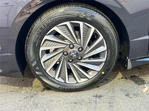 2025 Hyundai SONATA Hybrid SE