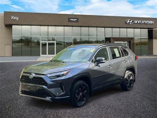 2022 Toyota RAV4 Hybrid SE