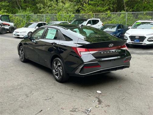 2025 Hyundai ELANTRA Sport