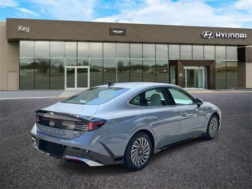 2025 Hyundai SONATA Hybrid SE