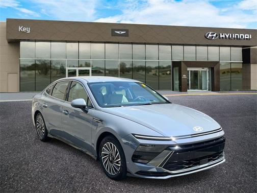 2025 Hyundai SONATA Hybrid SE