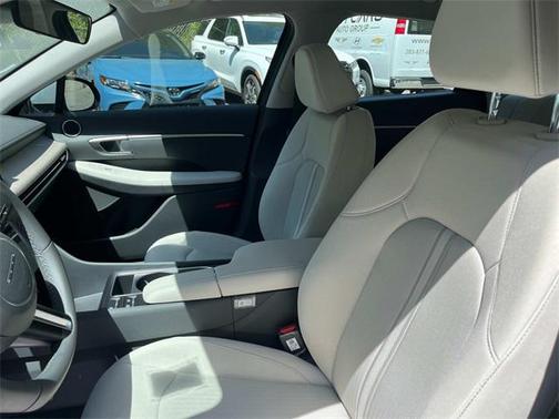 2025 Hyundai SONATA Hybrid SE