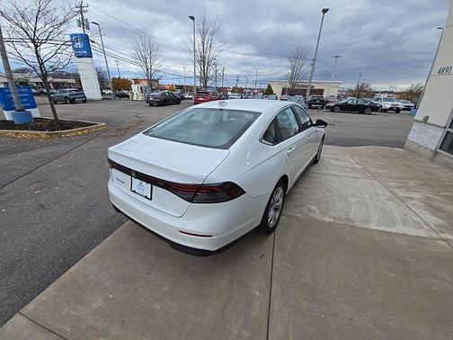 2024 Honda Accord LX 1.5T