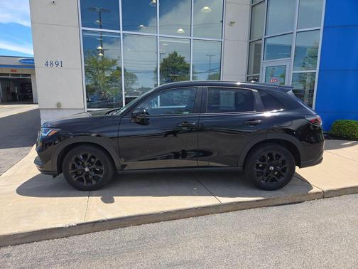 Crystal Black Pearl 2024 Honda HR-V Sport