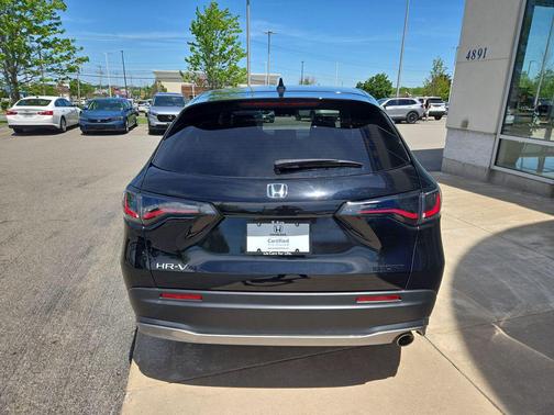 Crystal Black Pearl 2024 Honda HR-V Sport