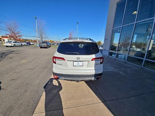 2022 Honda Pilot AWD Elite