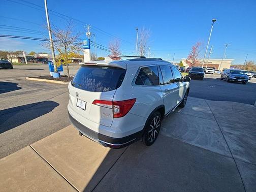 2022 Honda Pilot AWD Elite