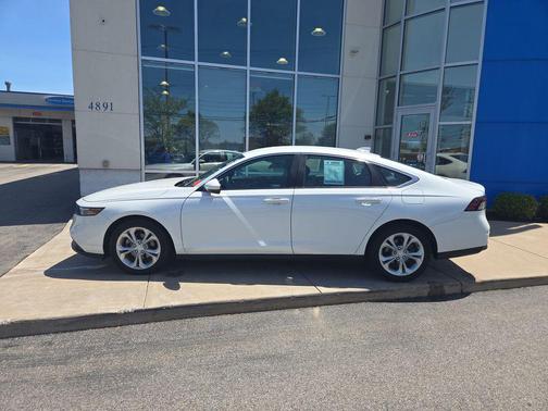 Platinum White Pearl 2023 Honda Accord LX 1.5T