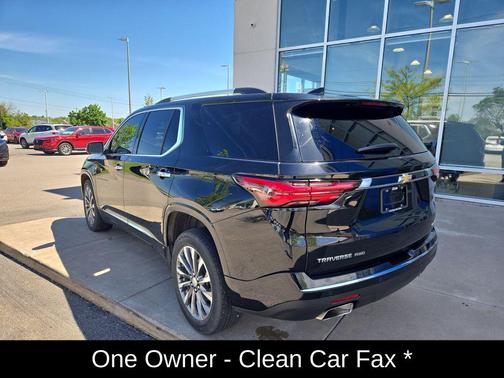 Mosaic Black Metallic 2023 Chevrolet Traverse Premier