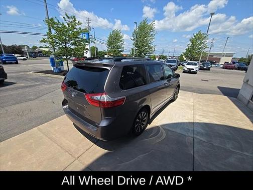 2020 Toyota Sienna XLE