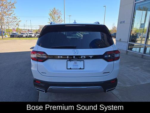Platinum White Pearl 2026 Honda Pilot Touring 8-Passenger