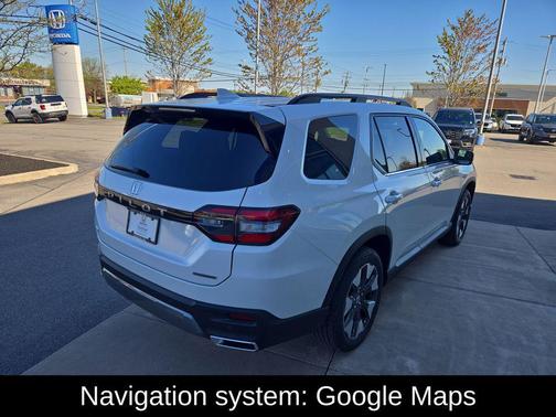 Platinum White Pearl 2026 Honda Pilot Touring 8-Passenger
