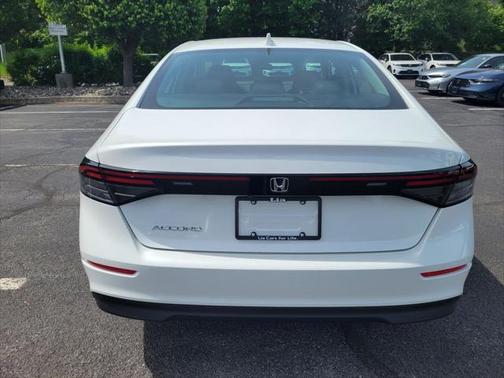 2025 Honda Accord LX 1.5T