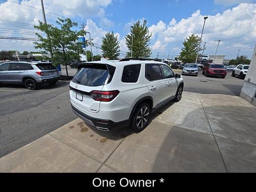 2023 Honda Pilot Touring 8-Passenger