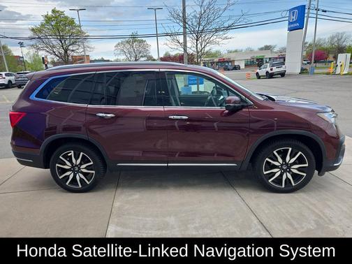 Deep Scarlet Pearl 2021 Honda Pilot Touring 8-Passenger