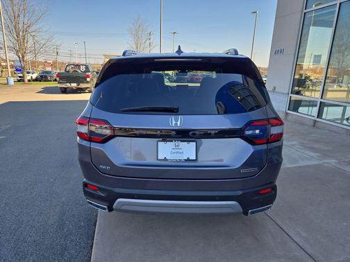 Modern Steel Metallic 2025 Honda Pilot Touring 8-Passenger