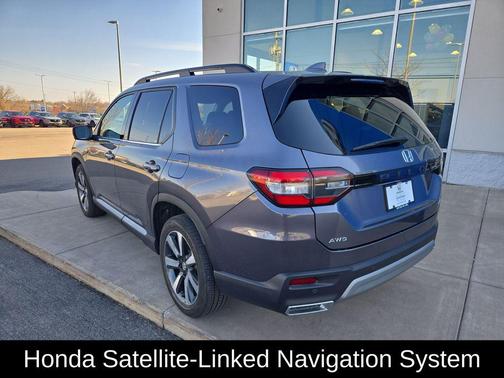 Modern Steel Metallic 2025 Honda Pilot Touring 8-Passenger