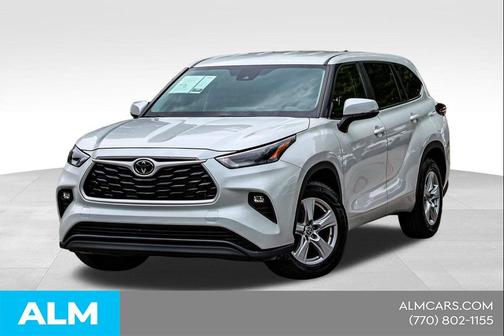 Pearl 2024 Toyota Highlander LE