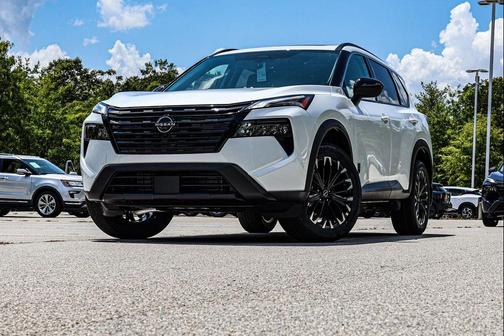 Everest White Pearl Tricoat 2026 Nissan Rogue Dark Armor