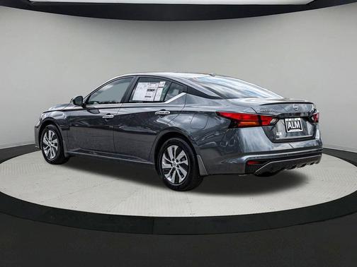 2025 Nissan Altima S FWD