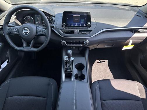 2025 Nissan Altima S FWD
