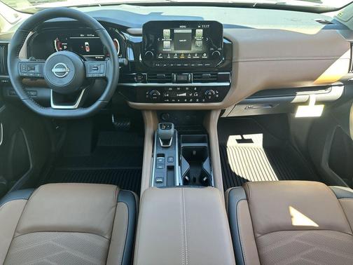 2025 Nissan Pathfinder Platinum FWD