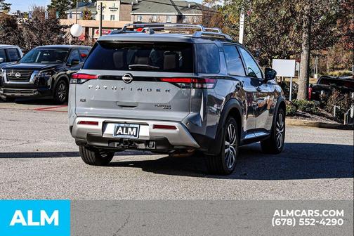 2023 Nissan Pathfinder Platinum 4WD
