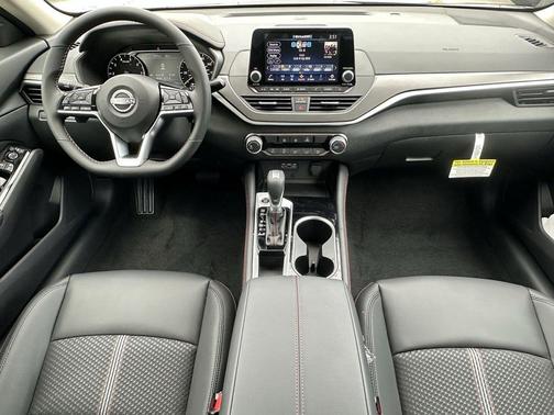 2025 Nissan Altima SR FWD